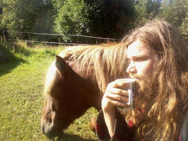 Year 2015. Life with the horses was not just riding and doing work - it was also just hanging together doing nothing but enjoying the sense of being together.